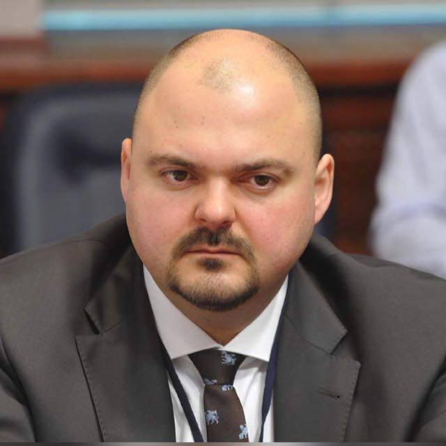 Петр Айрапетов